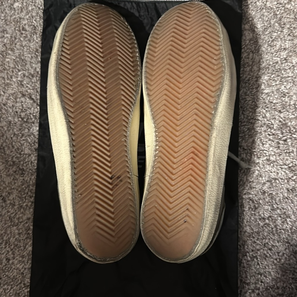 Golden Goose Superstar Low Top Sneakers - Picture 13 of 13